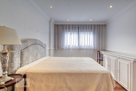 Apartamento à venda com 392m², 4 quartos e 5 vagasSuíte 1 