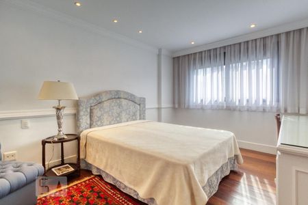 Apartamento à venda com 392m², 4 quartos e 5 vagasSuíte 1 