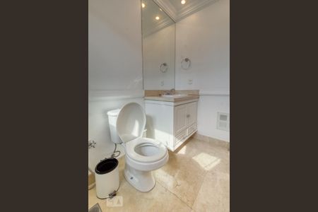 Apartamento à venda com 392m², 4 quartos e 5 vagasBanheiro da Suíte 2