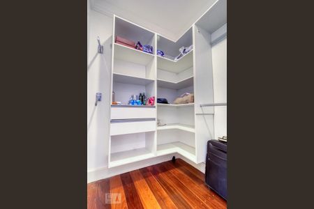Apartamento à venda com 392m², 4 quartos e 5 vagasSuíte 2 - closet