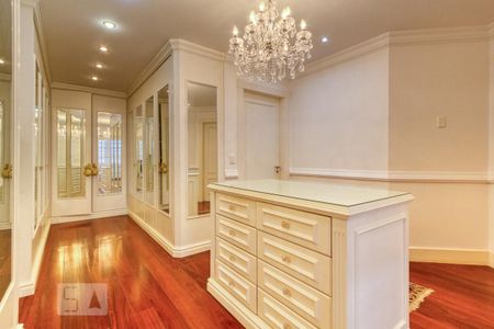 Apartamento à venda com 392m², 4 quartos e 5 vagasSuíte 4 - closet