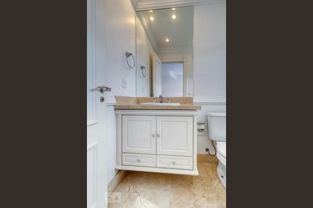 Apartamento à venda com 392m², 4 quartos e 5 vagasBanheiro da Suíte 3