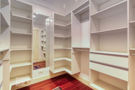 Apartamento à venda com 392m², 4 quartos e 5 vagasSuíte 1  - closet
