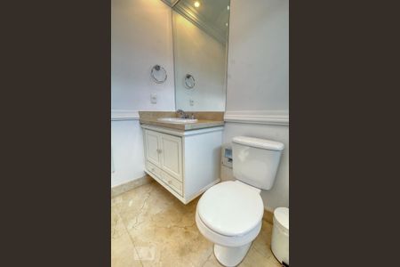 Apartamento à venda com 392m², 4 quartos e 5 vagasBanheiro da Suíte 3