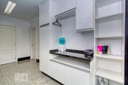Apartamento à venda com 392m², 4 quartos e 5 vagasÁrea de serviço