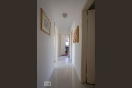 Corredor de apartamento à venda com 3 quartos, 76m² em Boa Vista, Porto Alegre