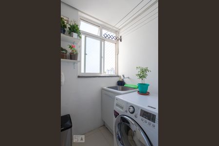 Apartamento à venda com 76m², 3 quartos e 1 vagaÁrea de Serviço