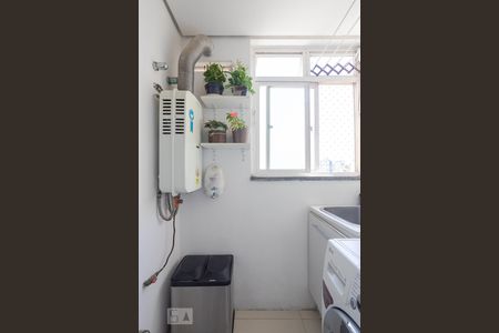 Apartamento à venda com 76m², 3 quartos e 1 vagaÁrea de Serviço