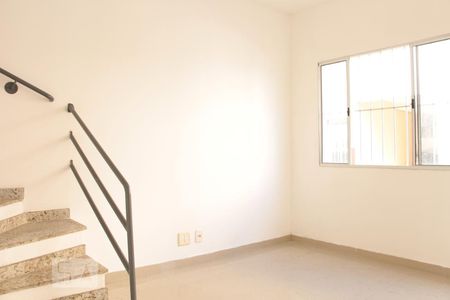 Sala de casa de condomínio à venda com 3 quartos, 74m² em Vila Renato (zona Leste), São Paulo