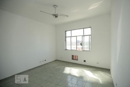 Apartamento à venda com 90m², 3 quartos e sem vagaSala