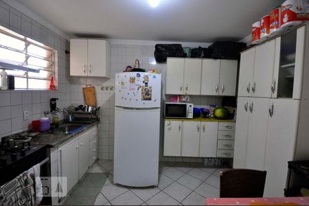 Cozinha de casa à venda com 4 quartos, 200m² em Vila Universitária, São Paulo