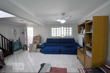 Sala de casa à venda com 4 quartos, 200m² em Vila Universitária, São Paulo