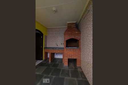 Casa para alugar com 120m², 2 quartos e sem vagaQuintal