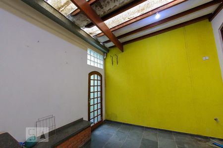 Casa para alugar com 120m², 2 quartos e sem vagaQuintal