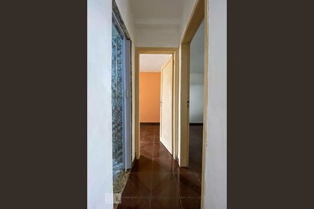 Corredor de apartamento para alugar com 2 quartos, 54m² em Olaria, Rio de Janeiro