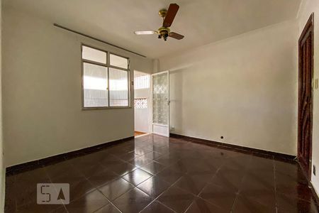 Sala de apartamento para alugar com 2 quartos, 54m² em Olaria, Rio de Janeiro