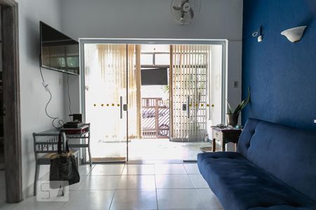 Sala de casa para alugar com 2 quartos, 104m² em Gonzaga, Santos