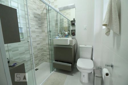 Casa à venda com 220m², 5 quartos e 2 vagasBanheiro 4