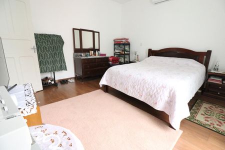 Casa à venda com 220m², 5 quartos e 2 vagasQuarto 1