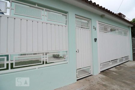 Casa à venda com 220m², 5 quartos e 2 vagasFachada