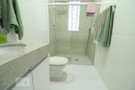 Casa à venda com 220m², 5 quartos e 2 vagasBanheiro 3