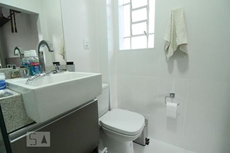 Casa à venda com 220m², 5 quartos e 2 vagasBanheiro 4