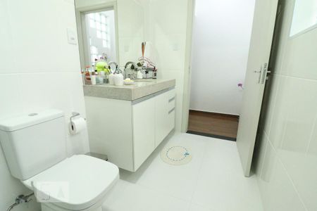 Casa à venda com 220m², 5 quartos e 2 vagasBanheiro 3