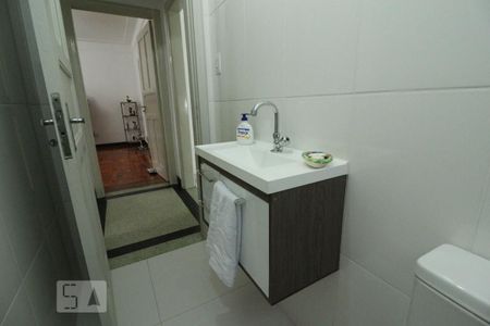 Casa à venda com 220m², 5 quartos e 2 vagasBanheiro 2