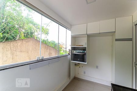 Cozinha de apartamento à venda com 1 quarto, 45m² em Itaipu, Niterói