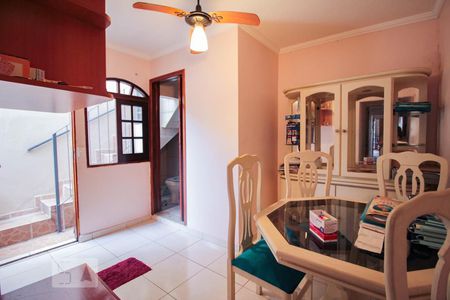 Casa à venda com 220m², 4 quartos e 2 vagas