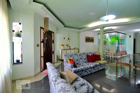 Sala de casa à venda com 3 quartos, 384m² em Vila Helena, Santo André