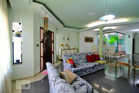 Sala de casa à venda com 3 quartos, 394m² em Vila Helena, Santo André