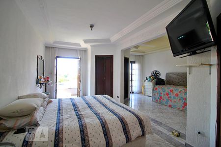 Casa à venda com 394m², 3 quartos e 6 vagasSuíte 2