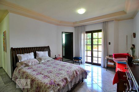 Casa à venda com 394m², 3 quartos e 6 vagasSuíte 1