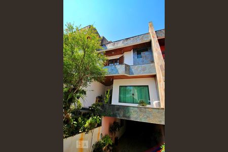 Casa à venda com 394m², 3 quartos e 6 vagasFachada