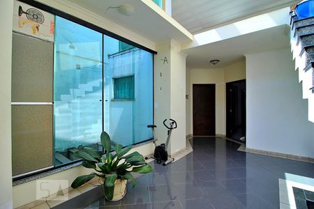 Casa à venda com 394m², 3 quartos e 6 vagasCorredor