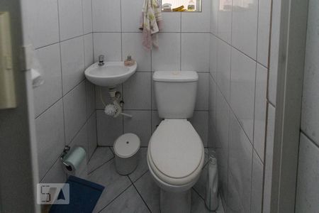 Casa à venda com 189m², 4 quartos e 2 vagas Casa à venda com 189m², 4 quartos e 2 vagasBnaheiro