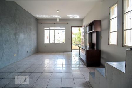 Sala de casa à venda com 3 quartos, 130m² em Vila Carmosina, São Paulo