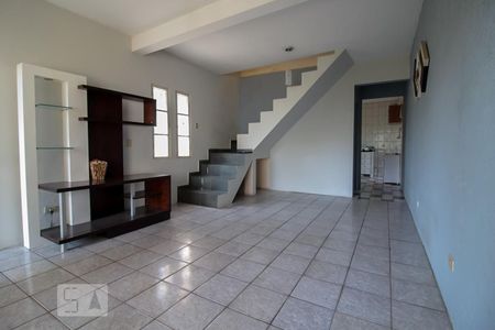 Sala de casa à venda com 3 quartos, 130m² em Vila Carmosina, São Paulo