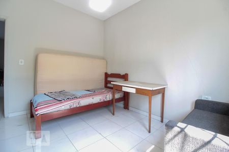 Quarto 1 de casa para alugar com 2 quartos, 140m² em Vila Carmosina, São Paulo