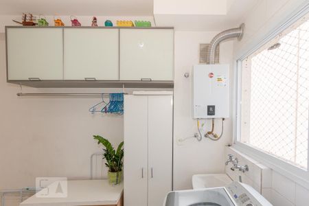 Apartamento à venda com 95m², 3 quartos e 2 vagas Apartamento à venda com 95m², 3 quartos e 2 vagasÁrea de Serviço