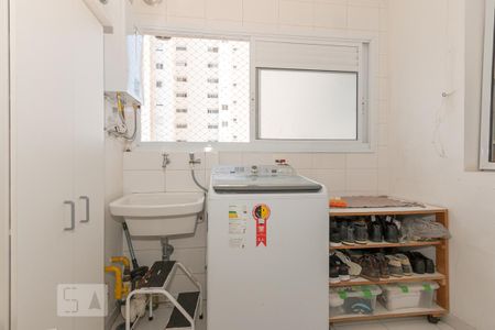 Apartamento à venda com 95m², 3 quartos e 2 vagas Apartamento à venda com 95m², 3 quartos e 2 vagasÁrea de Serviço