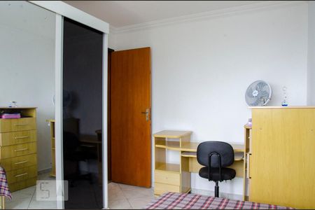 Quarto 1 de apartamento para alugar com 2 quartos, 89m² em Vila Valqueire, Rio de Janeiro