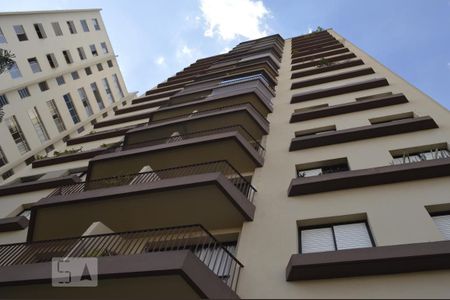 Apartamento para alugar com 76m², 2 quartos e 1 vagaFachada