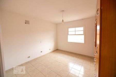 Quarto 1 de casa para alugar com 2 quartos, 130m² em Ferreira, São Paulo