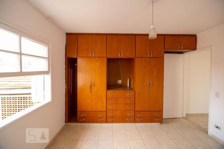 Quarto 1 de casa para alugar com 2 quartos, 130m² em Ferreira, São Paulo