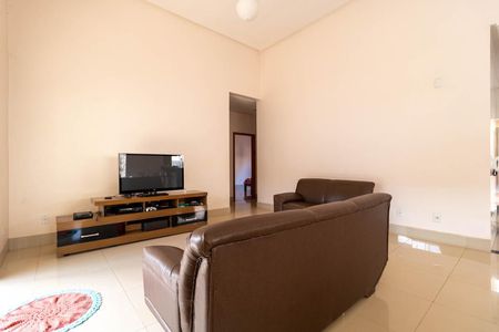 Sala de casa para alugar com 3 quartos, 501m² em Residencial Hugo de Moraes, Goiânia