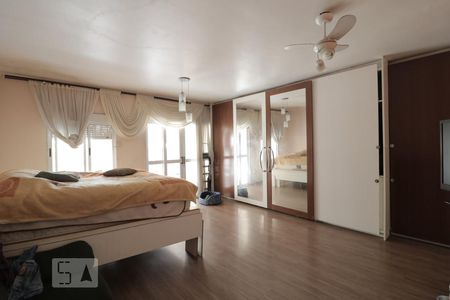 Casa à venda com 150m², 4 quartos e 2 vagasSuite 