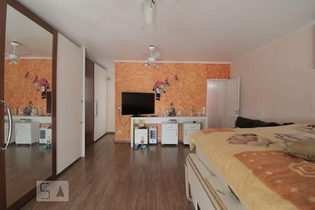 Casa à venda com 150m², 4 quartos e 2 vagasSuite 