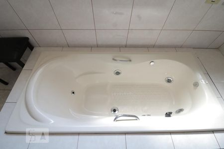 Casa à venda com 150m², 4 quartos e 2 vagasBanheiro da Suite- banheira